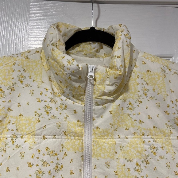 NWT Thread & Supply Size S Yellow Floral Patchwork Cropped Luff Vest Full Zip - Picture 2 of 10